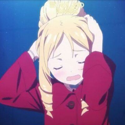 女子亲宝宝脚丫嘴唇肿成香肠